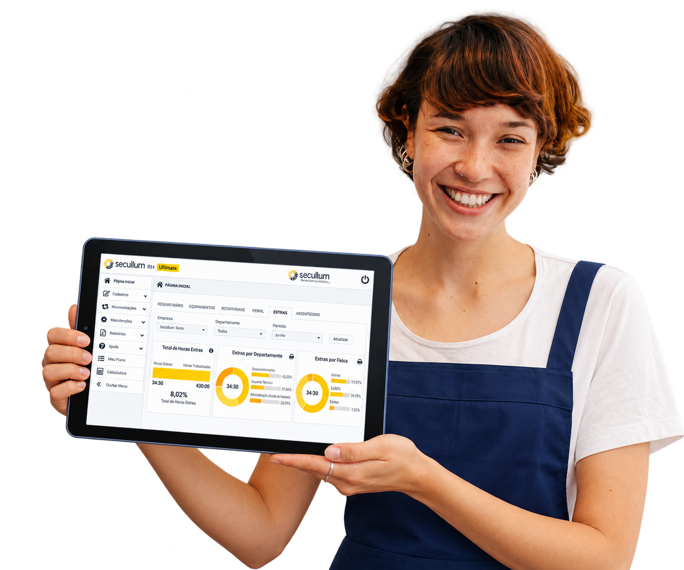 Atendente de restaurante sorrindo e mostrando o Secullum RH no tablet