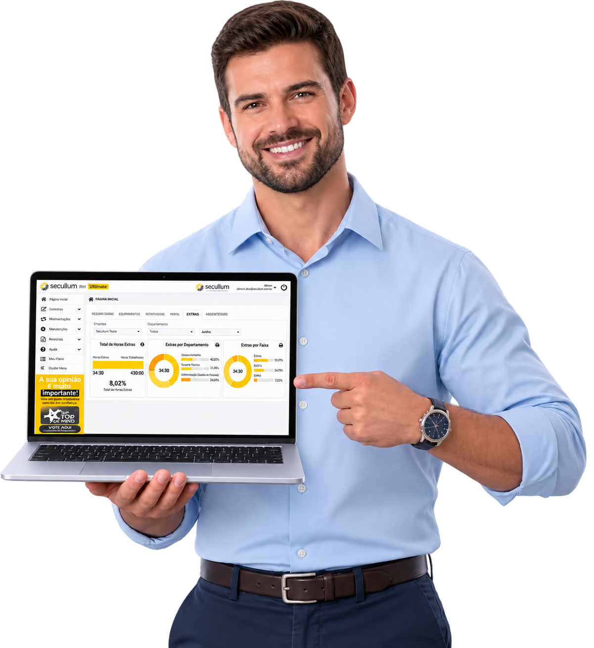 Especialista mostrando o Secullum RH no notebook